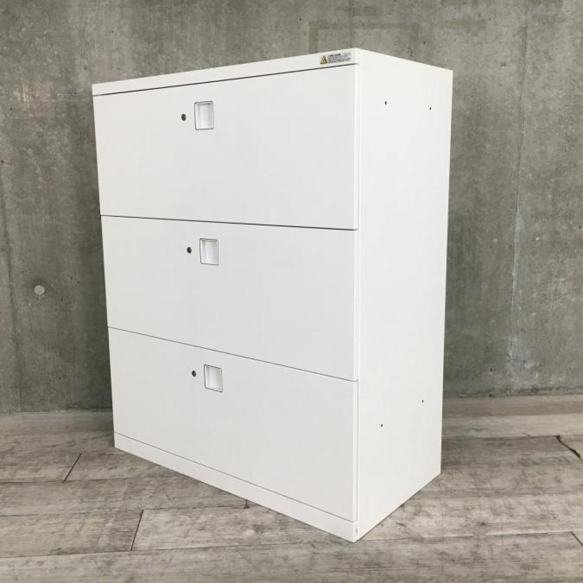 【セキュリティ対策バッチリ！】■オカムラ　レクトラインシリーズ　3段ラテラル書庫　セパレートロックラテラル（シリンダー錠）タイプ！　■個人用ロッカーとしてもオススメ！
                        レクトライン
                                    中古
            