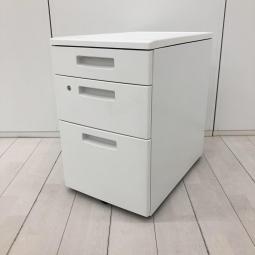 【高品質で人気のKOKUYO製品！スタンダードなデザインで使いやすい！】■コクヨ(KOKUYO)製　ピクサ(PIQUSA)シリーズ　3段ワゴン　デスクインワゴン　■高さ615mm　■ホワイト　■シリンダー錠