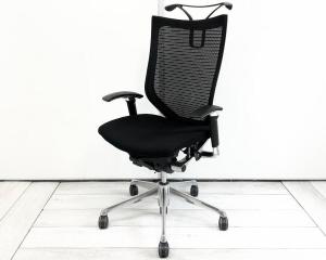 【人間工学に基づいた快適設計で身体にやさしくフィット！】■オカムラ　バロンチェア　可動肘付　ブラック　ハンガー付　■【訳あり商品】※リクライニング時に異音あり　※肘下擦れあり　【Okamura　Baron】