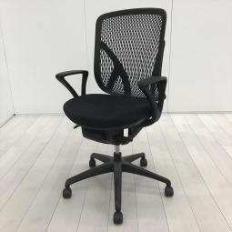 【人間工学に基づいたS字曲線！理想的な座り心地を追求した大人気チェア！】■イナバ(INABA)製　イエラ(Yera)チェア　肘付き　ハイバック　背面樹脂メッシュ(ヌード)　■サークル肘　■ブラック　【弊社使用欄：A01041293】