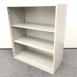 【書類の収納スペースを増やしたい方に！収納力抜群な観音開きタイプのキャビネット】■イトーキ(ITOKI)製　シンライン(THIN LINE)シリーズ　両開き書庫　ローキャビネット　H1050㎜　■グレー　■シリンダー錠※扉外し商品のため外し跡がございます。