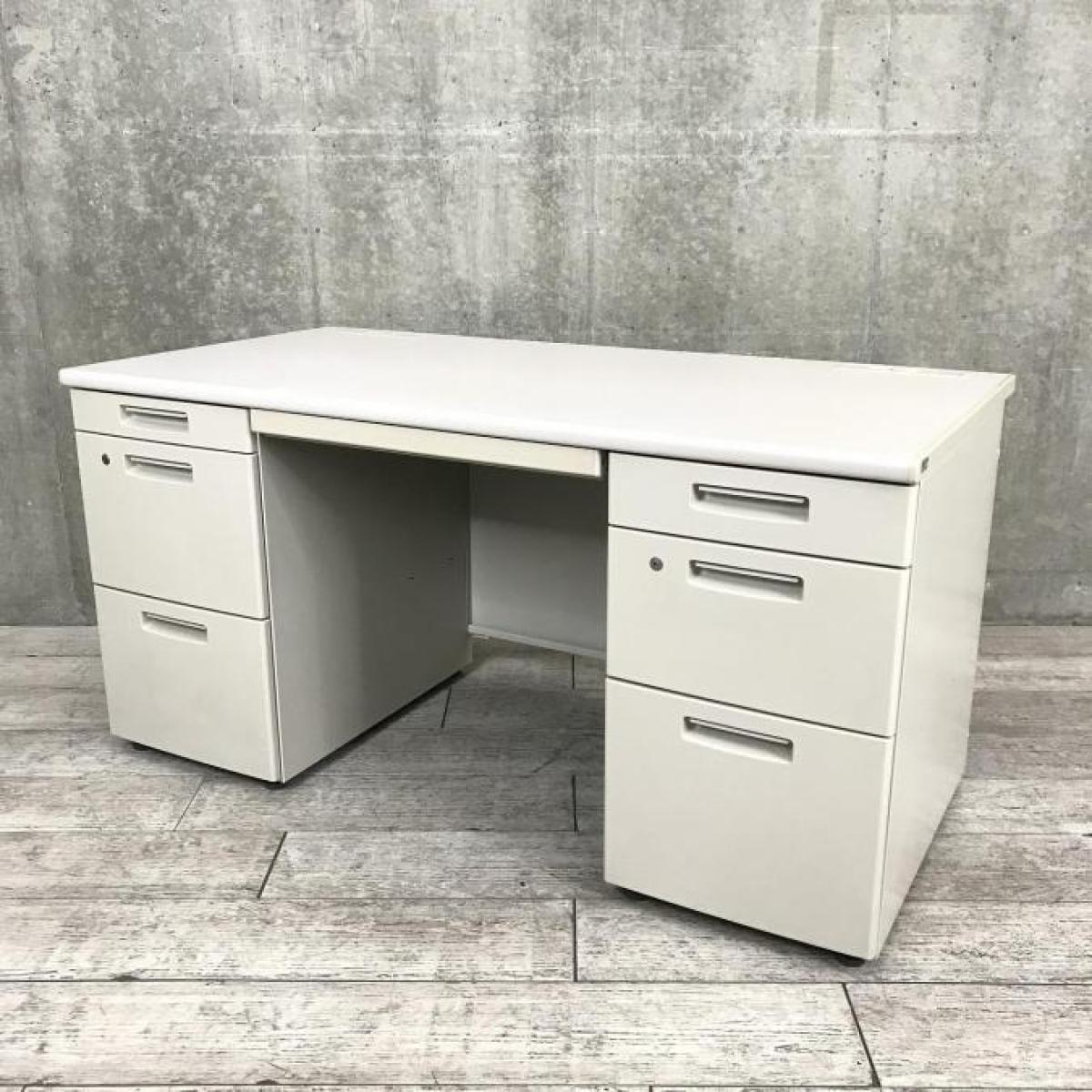 【580686】【収納量が多く天板も広いため管理職の方や事務作業の多い方などにおすすめ！】■コクヨ（KOKUYO）製　BS+シリーズ　両袖机　W1400×D700㎜　■シリンダー錠　■ニューグレー　オフィスバスターズ　水戸サテライト　大子町　北茨城市　高萩市　日立市　常陸太田市　常陸大宮市　那珂市　東海村　ひたちなか市　城里町 水戸市　笠間市　茨城町　大洗町　小美玉市
                        BS+
                                    中古
            