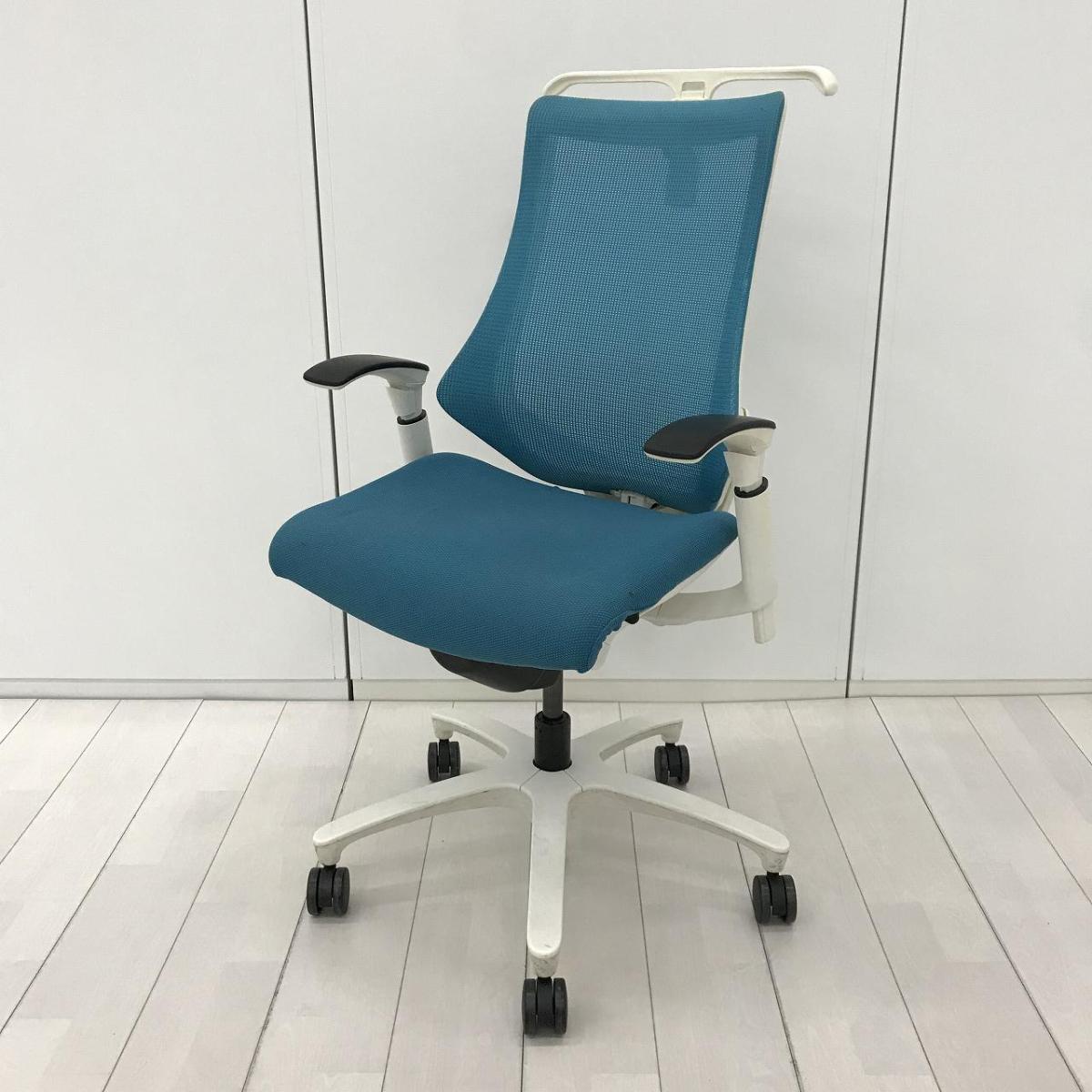 【在庫入替セール品！（本在庫限定価格）】【姿勢の変化にフレキシブルに対応！スタイリッシュで座り心地も抜群な高機能チェア】■イトーキ（ITOKI）製　エフ（ｆ）チェア　肘付き　ハイバック　背面メッシュ　■可動肘・ハンガー付　■ストロングブルー×ホワイトシェル　【弊社使用欄：A01033889】【HU】
                        エフメッシュ
                                    中古
            