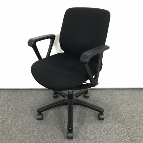 【580697】【コスパ優良チェア！クッション性が高く座り心地が良い！】■イトーキ（ITOKI）製　トルテRチェア　肘付ローバック　■サークル肘　■ブラック　オフィスバスターズ　水戸サテライト　大子町　北茨城市　高萩市　日立市　常陸太田市　常陸大宮市　那珂市　東海村　ひたちなか市　城里町 水戸市　笠間市　茨城町　大洗町　小美玉市