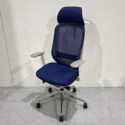 【3/25入荷予定】【前傾機能チェアの代名詞！オフィスにマッチしやすい定番カラーです！】■オカムラ（oakmura）製　シルフィー（Sylphy）チェア　エクストラハイバック　■可動肘・ハンガー・ランバーサポート・ヘッドレスト付　■ミディアムブルー×ホワイトシェル