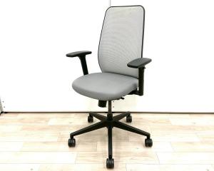 ■スチールケース(Steelcase)製 ■パーソナリティープラス(Personality™Plus)シリーズ ■肘付ハイバック ■背面メッシュ ■可動肘 ■グレー×ブラックシェル 【弊社使用欄:A01063215】