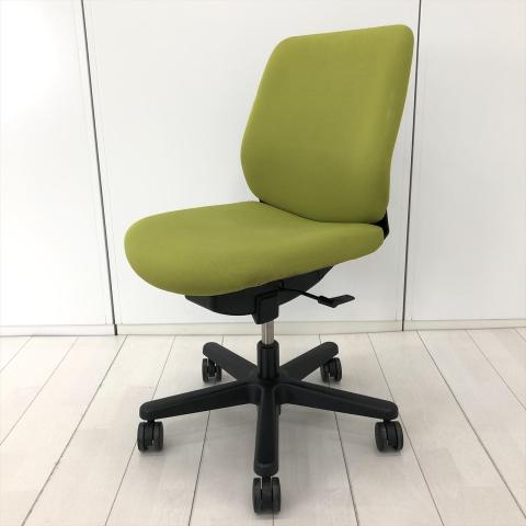【中古】トルテR KZ-140GB-T1Q6 イトーキ（ITOKI） 肘無ローバックチェア