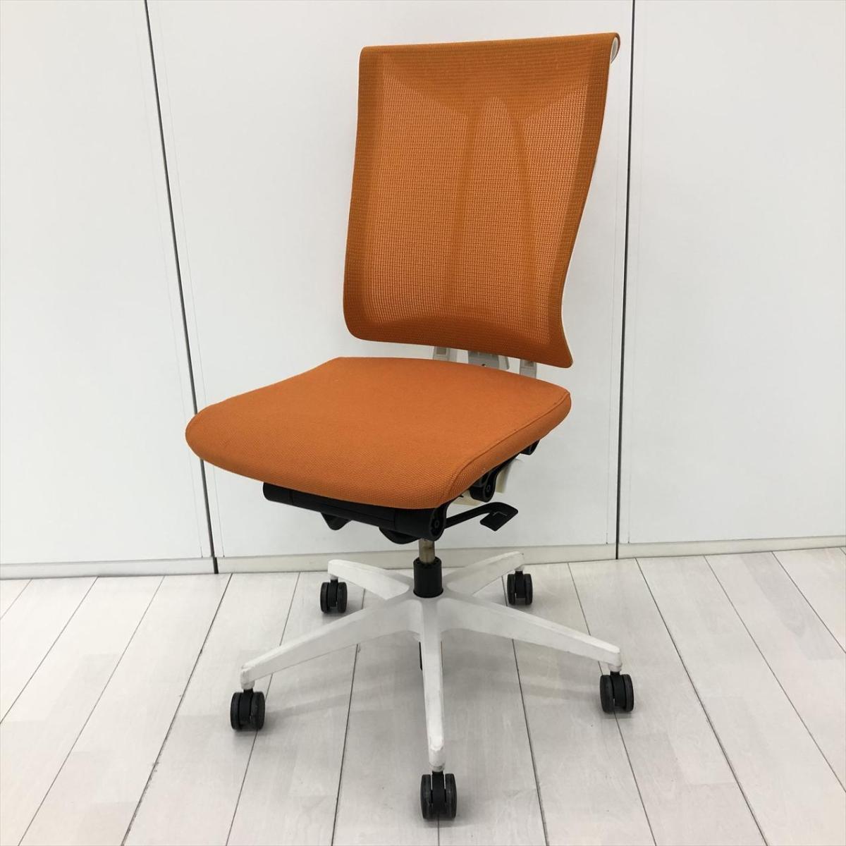 【在庫入替セール品！（本在庫限定価格）】【座るとわかる快適さ！骨盤にしっかりフィット！チェア自らが動き座る人の体を支える！ 】■イトーキ製(ITOKI)製　セレーオ(celeeo)チェア　肘無　ハイバック　背面メッシュ　■アンバーオレンジ×ホワイトシェル【弊社使用欄：A01035547】【HU】
                        セレーオチェア
                                    中古
            