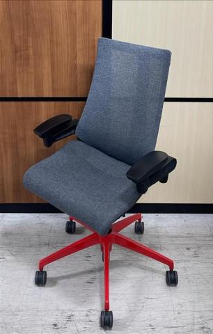 【中古】アクト メッシュ 樹脂 KG-477JEEM1-T1T3C イトーキ（ITOKI） 肘付ハイバックチェア