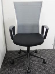 【柔軟性と耐久性を実現したスタイリッシュチェア！】■ウチダ　アクトディアチェア　肘付　背グレー　座ブラック　ホワイトフレーム【UCHIDA　Actdia】