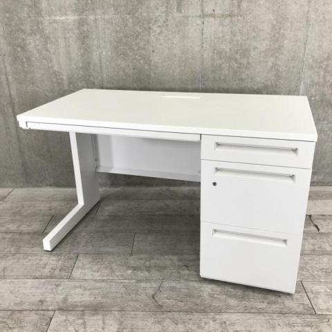 【収納も充実!使い勝手の良い横幅1200㎜!定番のスタンダードデスク!】■ウチダ(UCHIDA)製 スカエナ(SCAENA)シリーズ 片袖机 W1200×D700㎜ ■配線Sタイプ ■シリンダー錠 ■オフホワイト