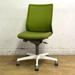 【在庫入替セール】オカムラ　フルーエント 　肘無し・ローバックモデル　背メッシュタイプ　クロス：グリーン　フレーム：ホワイト【愛知・名古屋・豊田・静岡・浜松】