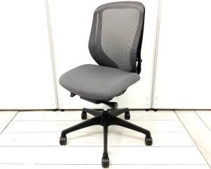 【前傾チルト機能付き】【オカムラ製品で最も人気を集める高機能メッシュチェア！】■オカムラ（okamura）製　シルフィ（Sylphy）チェア　肘無ローバックチェア　背面メッシュ　■ダークグレー×ブラックシェル【入替セールにつき20%OFF！】