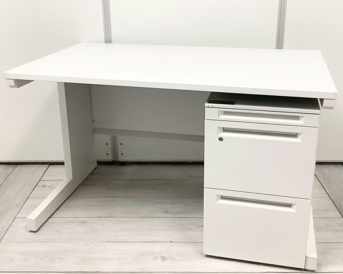 【引き出しつきデスクとワゴンの特別セット！】■内田洋行　スカエナシリーズ　デスク＋ワゴンセット　■横幅1200㎜×奥行き700　■引き出しなし　■ホワイト　【中古でお得に買うなら品質の良いデスクを！】　※ワゴンは在庫状況によって変動致します。
                        スカエナ
                                    中古
            