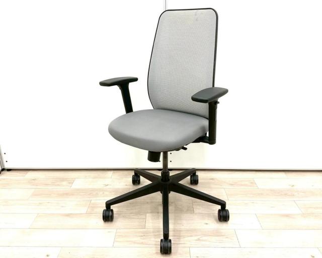 【中古】Personality  Steelcase（スチールケース） 肘付ハイバックチェア