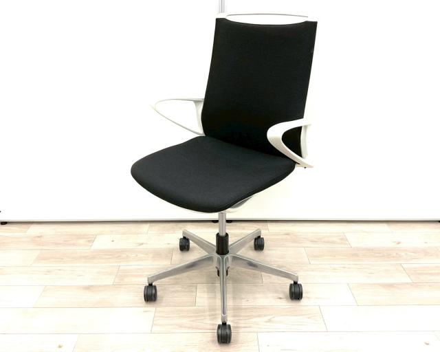 【中古】モード CA25BW　FWM1 オカムラ（okamura） 肘付ミドルバックチェア