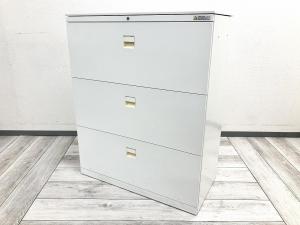 【在庫入替セール品】【オフィス書類をスッキリ整理！】■オカムラ製　3段ラテラル書庫　ホワイト天板付　■ファイル収納にオススメ！引出し型キャビネット！