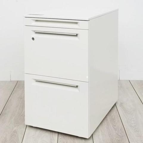 【品質と使いやすさで選ぶならコレ！】■オカムラ　アドバンスシリーズ　3段ワゴン　ホワイト　H650mm　■フリーアドレスデスクのお供に！【ハイワゴン】【Okamura　ADVANCE】