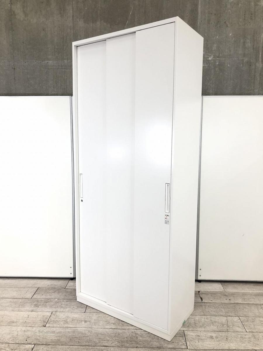 【スライド引き戸だから開閉スペースに困らない！3枚引き戸タイプ！】■コクヨ（KOKUYO）製　エディア（EDIA）シリーズ　3枚引き違い書庫　H2160mm　■ベース付き　■シリンダー錠　■ホワイト　【弊社使用欄：A01063348】
                        エディア
                                    中古
            