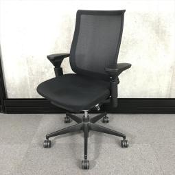 高機能/希少/おすすめ　コクヨ（KOKUYO）製　ベゼル（Bezel）チェア　肘付ハイバックチェア　可動肘　背面メッシュ　■ブラック