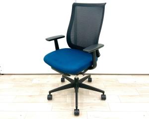 ■KOKUYO/コクヨ　■ベゼルチェア　■肘付き/固定肘　■背面/ブラック　座面/ブルー　■背面/メッシュ　■オススメ/大人気/定番商品　【弊社使用欄：A01061253】