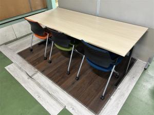 ウチダ　ノティオ　ナチュラル天板×ブラック脚　4名～6名使用で問題なし！！　#岐阜#愛知#三重#静岡#CS在庫