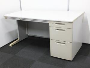 【オフィス定番デスク入荷！幅1400で快適な業務環境を！】■Okamura/オカムラ　■片袖机　■ライトグレー　■W1400/D700/H700　■SD-eシリーズ　【弊社使用欄：A01063680】