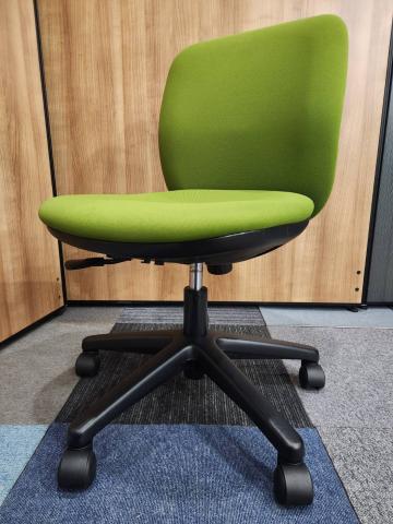 【中古】エニーザ  ウチダ（UCHIDA) 肘無ローバックチェア