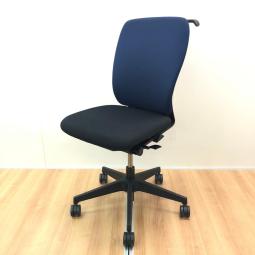 【在庫入替セール品！】【背のハイ・ロー切替が出来る！体型に合わせて快適な座り心地を実現！】/オススメ(おすすめ) /人気商品【弊社使用欄：A01049381】■イトーキ(ITOKI)製　フルゴ(fulgo)チェア　肘無し　ハイバック　■ハンガー付き　■背面：ネイビー/座面：ブラック×ブラックシェル