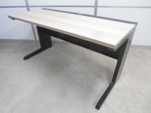 【広々としたワークスペースで作業効率アップ！】■イトーキ製　平デスク　W1400×D600×H720mm　引出し無　■いま流行りのオシャンティーでスタイリッシュな木目デザイン！【ITOKI　CZR】【ABW】