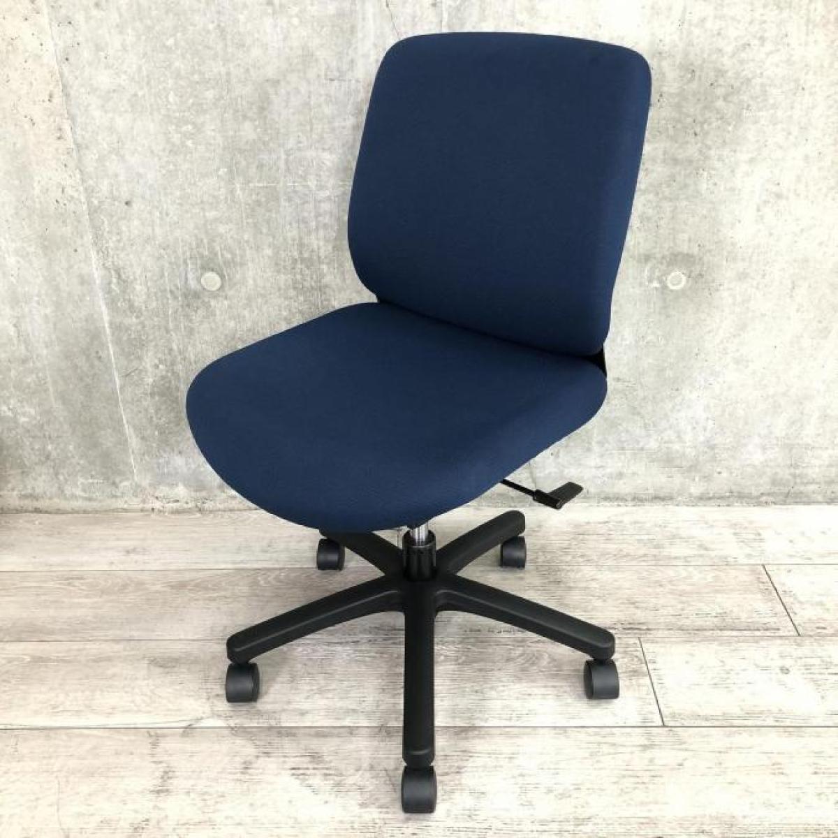 【全ての機能をコンパクトに！クッション性が高く座り心地抜群！】■イトーキ（ITOKI）製　トルテR（torte_R）チェア　肘無し　ローバック　■ネイビーブルー×ブラックシェル
                        トルテR
                                    中古
            