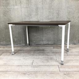 【フレキシブルに使用可能なキャスター付きワークテーブル！おしゃれな木目調ブラウンカラー！】■イトーキ（ITOKI）製　アクティブフィールド（Active Field）　ワークテーブル　パーソナルテーブル　W1200×D700㎜　■キャスター付き　■天板：木目ブラウン/脚：ホワイト【T3】