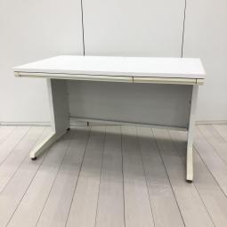 【ワイヤリング機能が充実の高品質デスク！人気のホワイト天板！】■オカムラ(okamura)製　アドバンス(ADVANCE)シリーズ　平机　W1200×D700×H720mm　■引き出し付き　■ホワイト　※日焼け有　【弊社使用欄：A01062105】【SN】