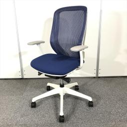 【581268】【前傾チルト機能付き】【オカムラ製品で最も人気を集める高機能メッシュチェア！】■オカムラ（okamura）製　シルフィー（Sylphy）チェア　肘付ハイバック　■固定肘　■背面メッシ×ブルー　オフィスバスターズ　水戸サテライト　大子町　北茨城市　高萩市　日立市　常陸太田市　常陸大宮市　那珂市　東海村　ひたちなか市　城里町 水戸市　笠間市　茨城町　大洗町　小美玉市