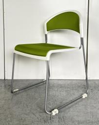 【在庫入替セール】【ミーティング用として人気！落ち着いたカラーリングのスタッキングチェア】■ウチダ製 (UCHIDA)　FP-140シリーズ　スタッキングチェア　肘無し　■グリーン【T3】