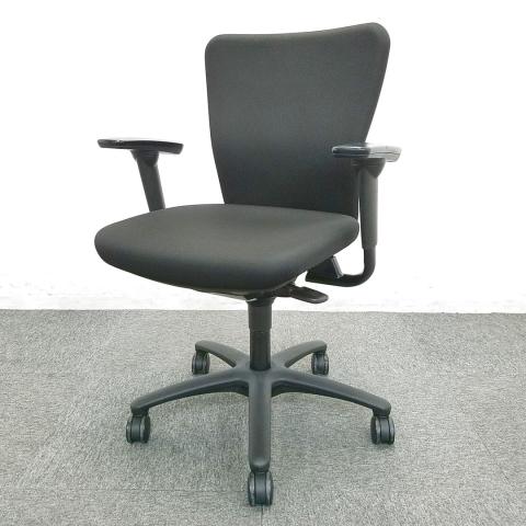 【中古】カロッツァチェア  オカムラ（okamura） 肘付ローバックチェア
