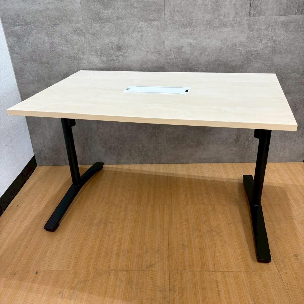 コクヨ製のミーティングテーブル(会議用)【ビエナシリーズ/ナチュラル色】が入荷しました！　＊良品を格安で！「オフィスバスターズ福岡南店」は、福岡を拠点として、全国へ中古オフィス用品・オフィス家具を提供しております。
                        ビエナ
                                    中古
            