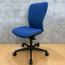 オカムラ製のオフィスチェア(事務椅子)【スラートシリーズ】が入荷しました！　＊良品を格安で！「オフィスバスターズ福岡南店」は、福岡を拠点として、全国へ中古オフィス用品・オフィス家具を提供しております。