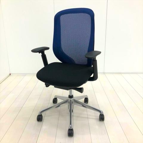 【581709】【前傾チルト機能付き！オカムラ製品で最も人気を集める高機能メッシュチェア！】■オカムラ（okamura）製　シルフィー（Sylphy）チェア　肘付ハイバック　背面メッシュ　■可動肘　■ミディアムブルー　オフィスバスターズ　水戸サテライト　大子町　北茨城市　高萩市　日立市　常陸太田市　常陸大宮市　那珂市　東海村　ひたちなか市　城里町 水戸市　笠間市　茨城町　大洗町　小美玉市