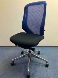 【581709】【前傾チルト機能付き！オカムラ製品で最も人気を集める高機能メッシュチェア！】■オカムラ（okamura）製　シルフィー（Sylphy）チェア　肘無ハイバック　背面メッシュ　■ミディアムブルー　オフィスバスターズ　水戸サテライト　大子町　北茨城市　高萩市　日立市　常陸太田市　常陸大宮市　那珂市　東海村　ひたちなか市　城里町 水戸市　笠間市　茨城町　大洗町　小美玉市