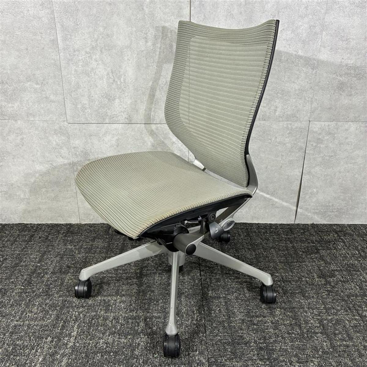【肘無ローバック！！オカムラ製バロンチェア/グレー】　中古家具　九州最大級　《オフィスバスターズ福岡博多店は、福岡を拠点として、日本全国へ中古オフィス用品・オフィス家具を提供しております》
                        バロンメッシュチェア
                                    中古
            