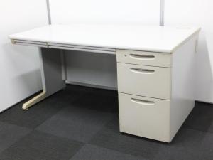 【オフィス定番デスク入荷！幅1400で快適な業務環境を！】■Okamura/オカムラ　■片袖机　■ライトグレー　■W1400/D700/H700　■SD-eシリーズ　【弊社使用欄：A01063680】【ID】