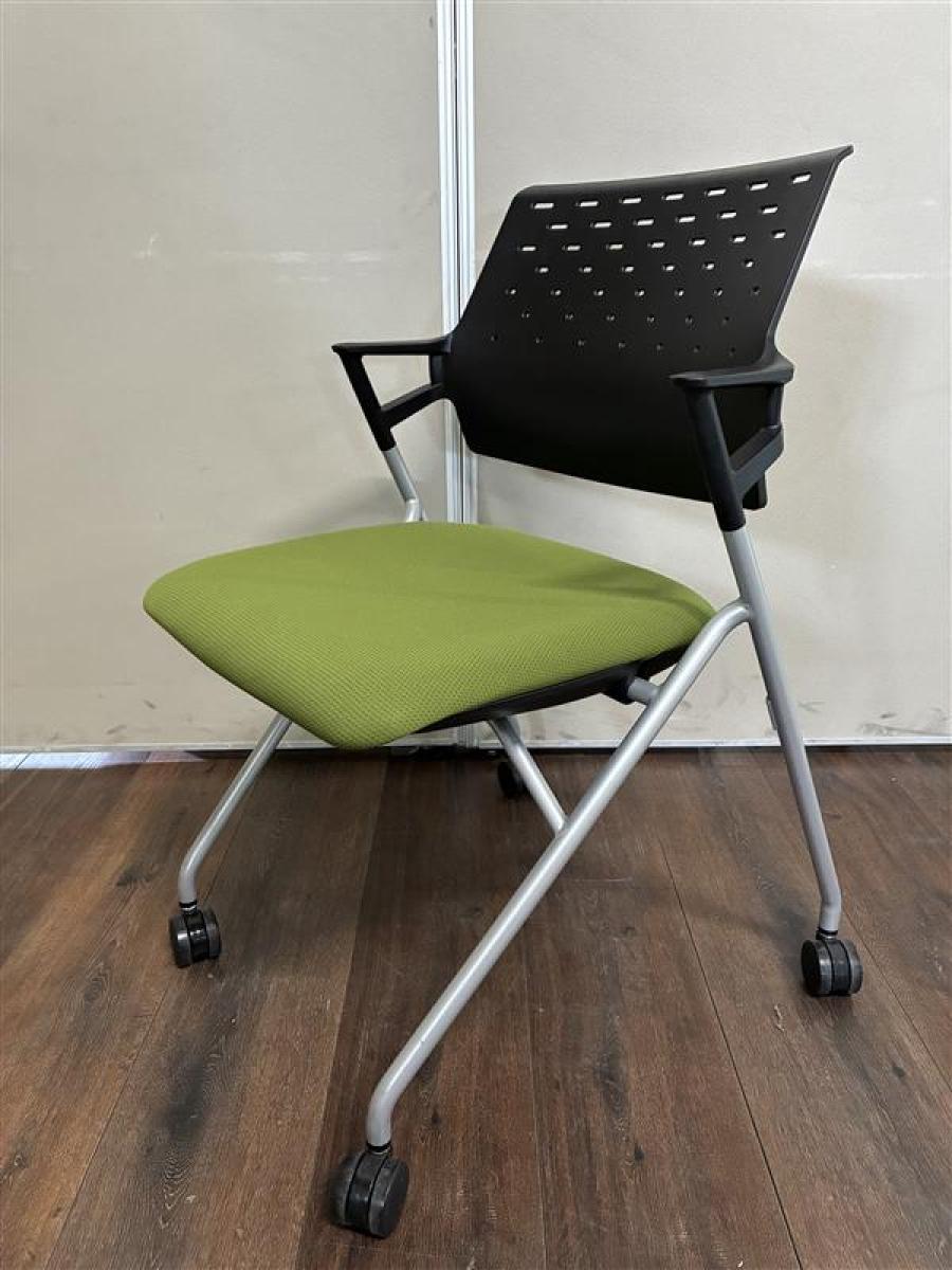 ネスティングチェア　コクヨ　ピエガ　グリーン×ブラック　肘付き　#岐阜#愛知#三重#静岡#CS在庫
                        ピエガ（PIEGA）チェア
                                    中古
            