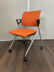 ネスティングチェア　コクヨ　ピエガ　オレンジ×ブラック　肘付き　#岐阜#愛知#三重#静岡#CS在庫