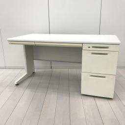 【ゆとりのあるワークスペースで快適！収納スペースも充実！】■オカムラ（okamura）　ビラージュ（VILLAGE）シリーズ　片袖机　W1400×D700mm　■シリンダー錠　■ホワイト　※日焼け　【弊社使用欄：A01065547】【SN】