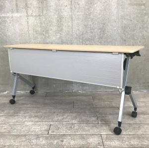 【キャスター付でスムーズに移動できます！】■イトーキ製　サイドスタックテーブル　W1500×D450×H720mm　木目カラー　幕板パネル付【折りたたみテーブル】