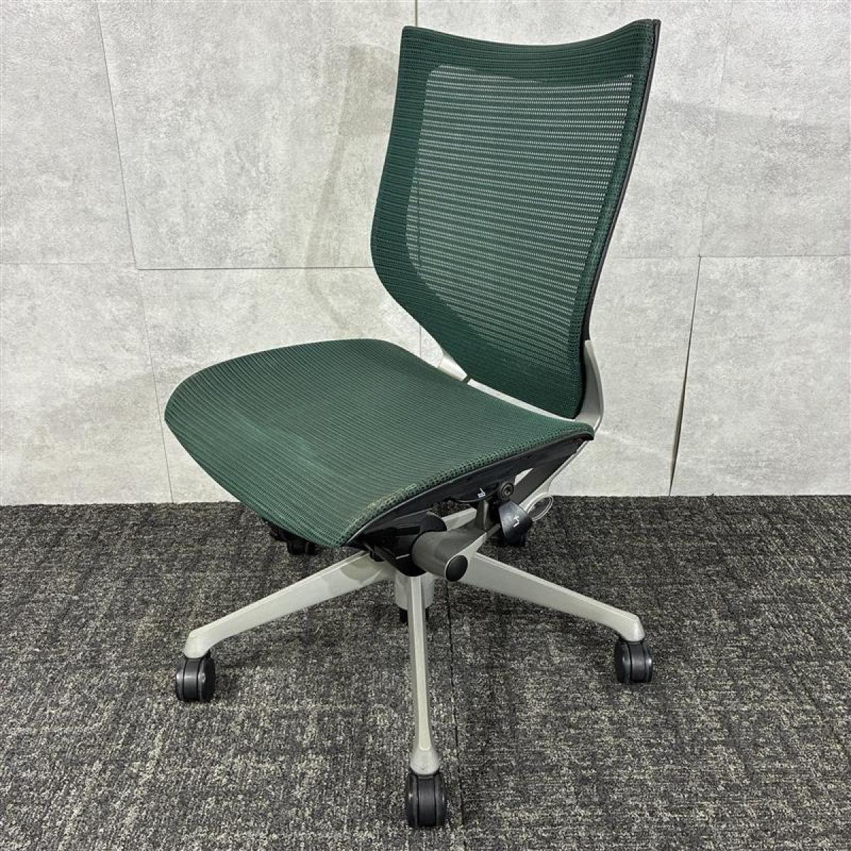 【オカムラ製バロンチェア/グリーン】　肘無　中古家具　九州最大級　《オフィスバスターズ福岡博多店は、福岡を拠点として、日本全国へ中古オフィス用品・オフィス家具を提供しております》
                        バロンメッシュチェア
                                    中古
            