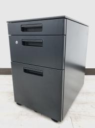 【クールでスタイリッシュなブラックワゴン入荷！】■コクヨ　ジーティーシリーズ　3段ワゴン　ブラック　■デスク下の収納・書類管理に！【デスクサイドキャビネット】【KOKUYO　GT】