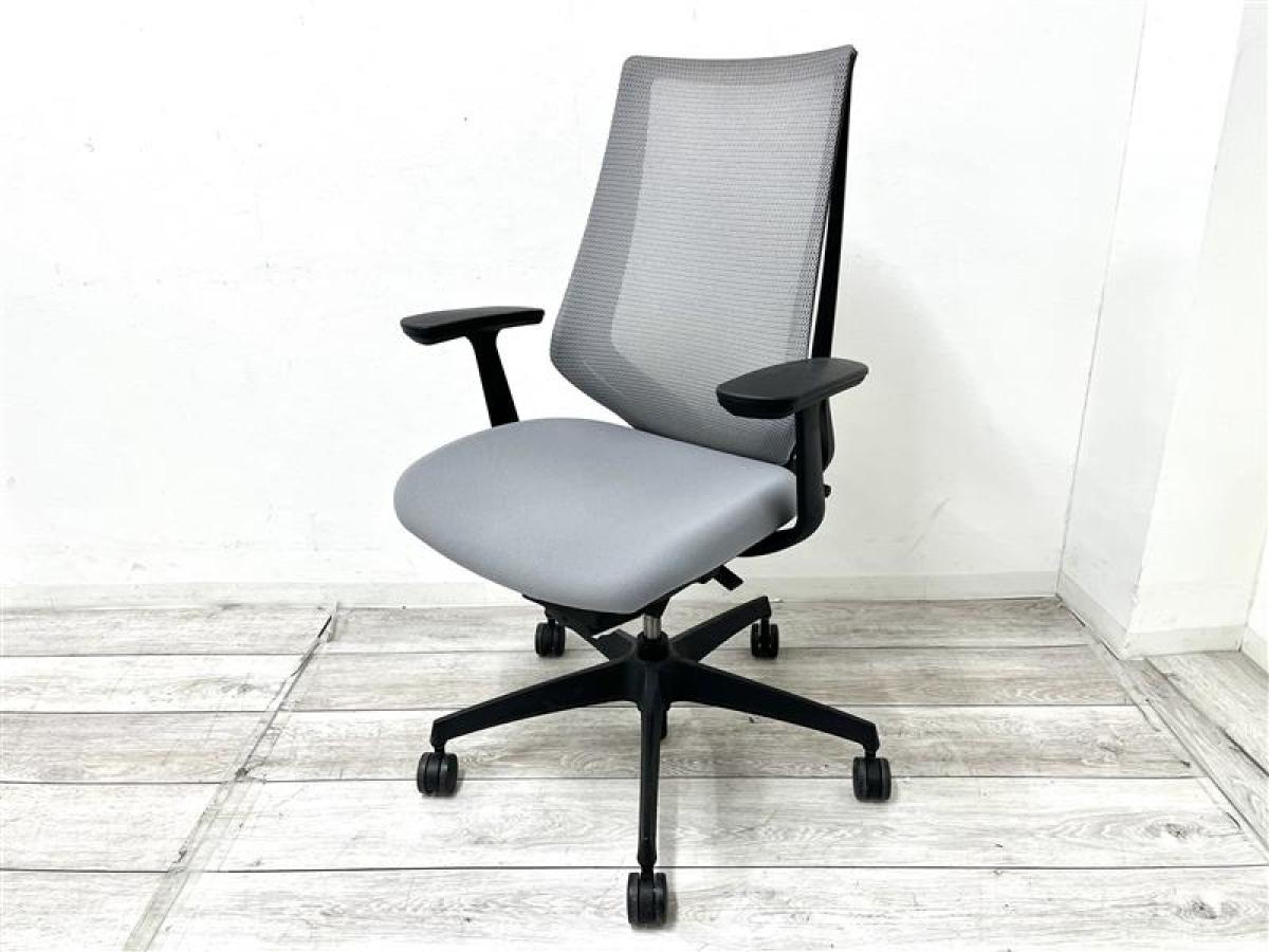 【定価約10万円】【様々な体系や姿勢にも柔軟にフィット！　座り心地抜群の肘付きハイバックチェア！】■コクヨ（KOKUYO）製　デュオラ　■色グレー　■ハイバック　■背面メッシュ　■固定肘　■コートハンガー付　■樹脂脚
                        デュオラ メッシュ
                                    中古
            