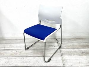【定価約2万円】【重ねて収納可能！スペースの削減におすすめなスタッキングチェア】■内田洋行/MP-110W　■スタッキングチェア　■背面ホワイト＋座面ブルー